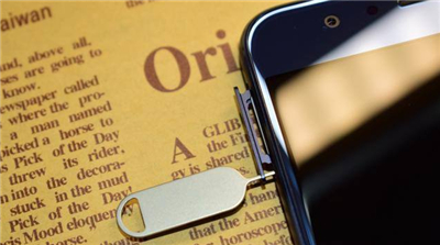 在荣耀9i中装sim卡的具体步骤