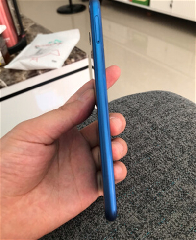 在荣耀9i中装sim卡的具体步骤