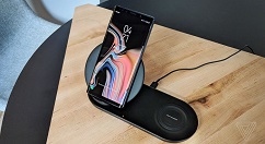 三星推“Wireless Charger Duo”充电板：1018 RMB