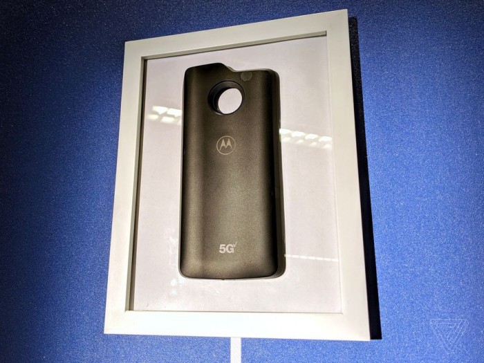 Moto Z3芝加哥上线:支持5G模块