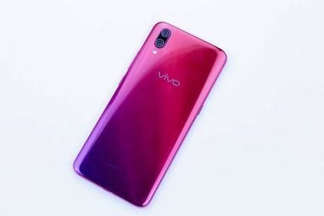 vivo X23开售：买它还是买iPhone Xs