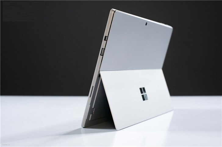 微软Surface Pro 6真机疑似亮相:配置USB-C接口