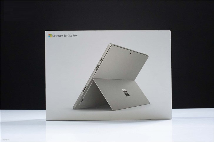 微软Surface Pro 6真机疑似亮相:配置USB-C接口