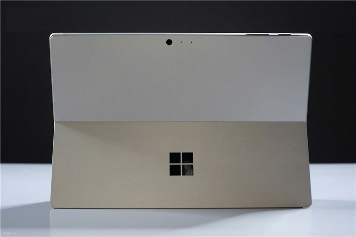微软Surface Pro 6真机疑似亮相:配置USB-C接口