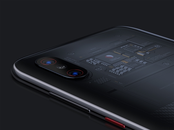 小米8透明探索版获“年度智能手机奖”！