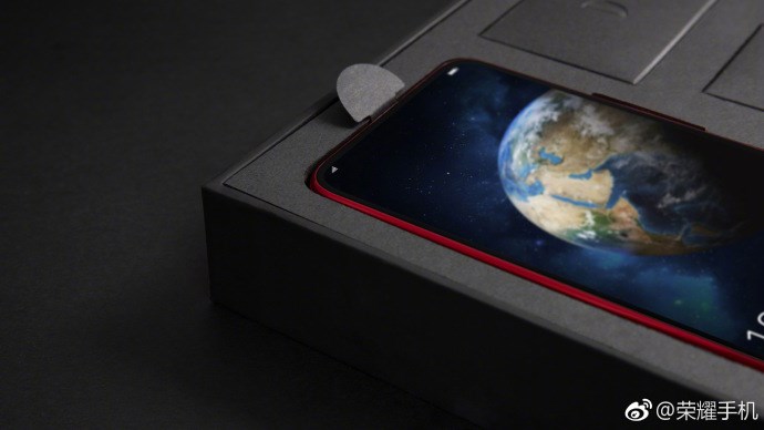 荣耀Magic2真机图赏：“糟了，是心动的感觉”