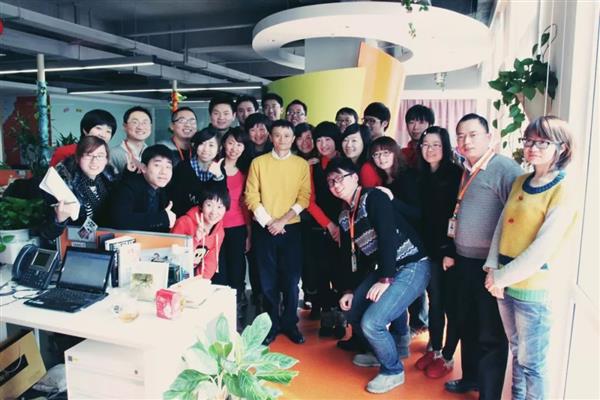 十年来 支付宝给300多座城市供应网上办理功能