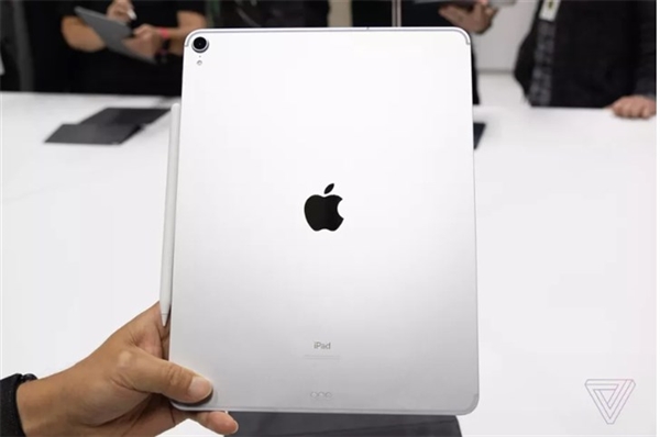 新iPad Pro入手：机身薄的不像话！