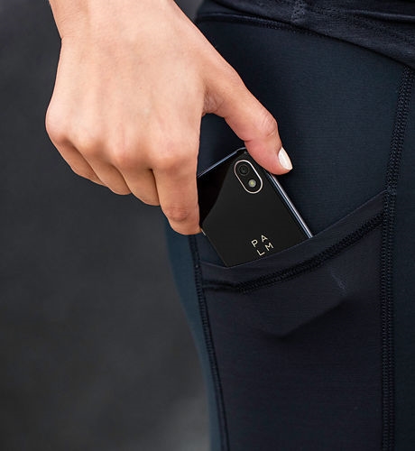 3.3英寸屏幕Palm手机上市：售价2420元