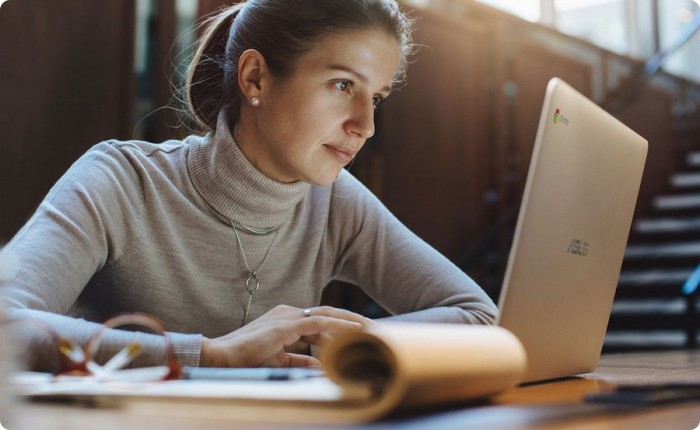 华硕推Chromebook C423：屏幕最高旋转角度为180度