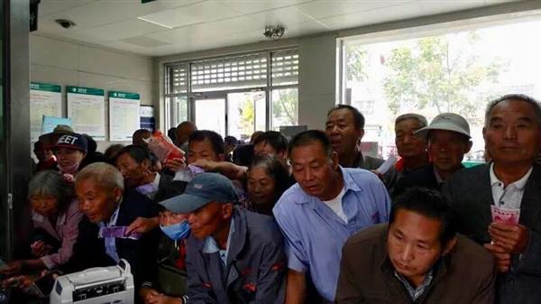 十年来 支付宝给300多座城市供应网上办理功能