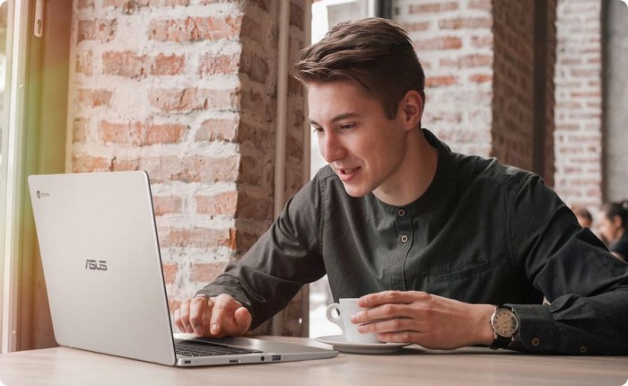 华硕推Chromebook C423：屏幕最高旋转角度为180度