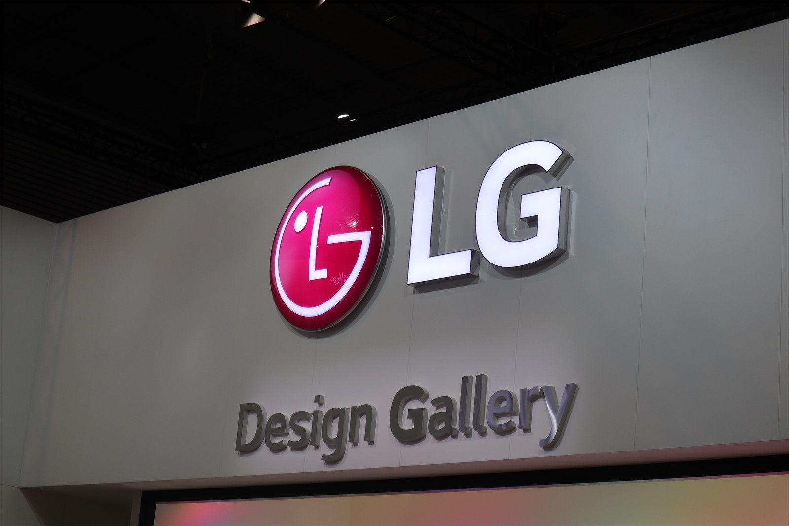 LG Display合作小米、联想，供应折叠屏面板