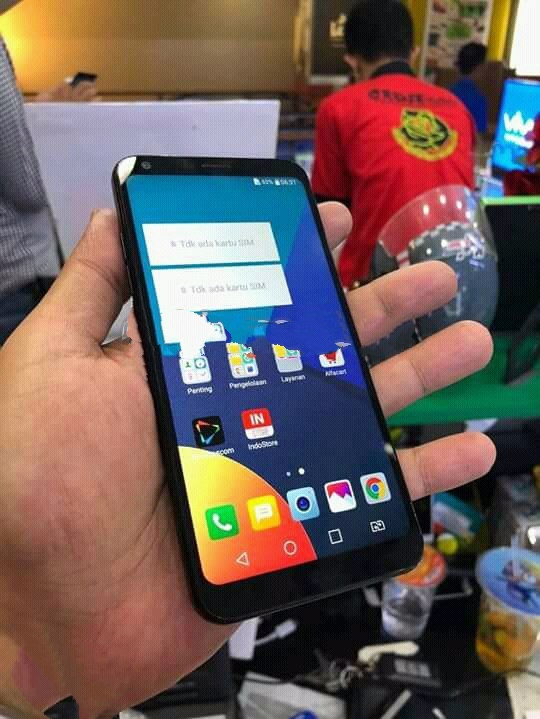 LG Q9最新渲染图现身：手机顶部多了一道“刘海”