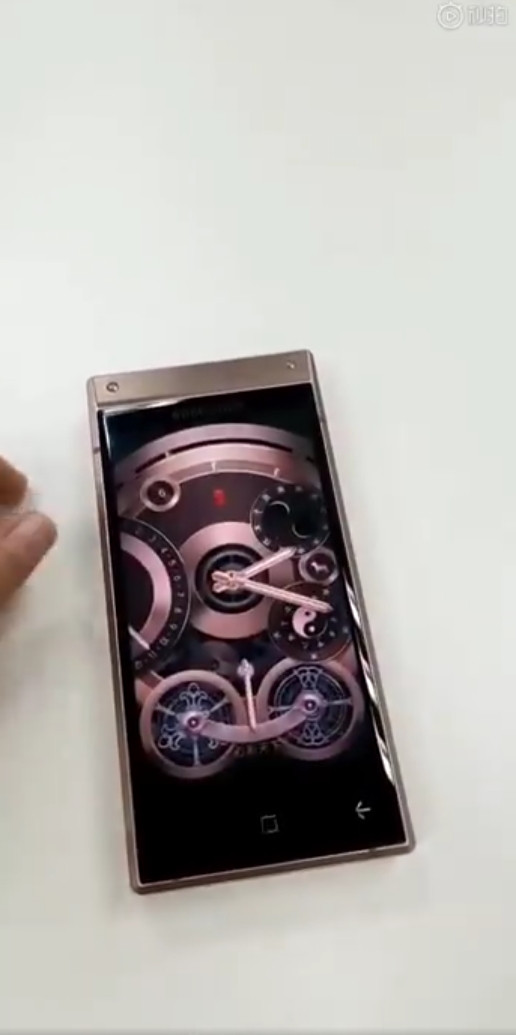 三星W2019上手视频曝光：双屏幕+实体键盘