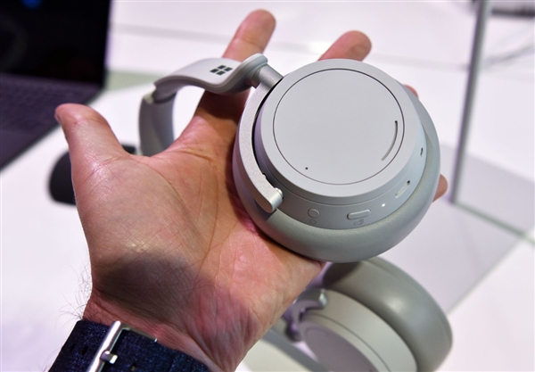 Surface Headphones预约已开启，下周一发售