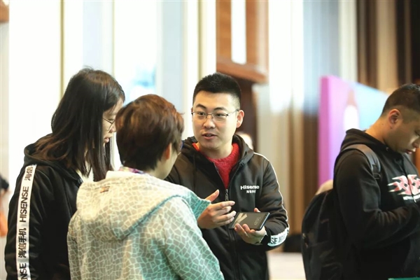 海信新机发布：价格为千元档