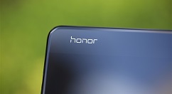 荣耀“黑色星期五”战绩喜人：销量同比增长250%