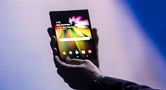 三星可折叠设备或今年上半年上线：后置三摄