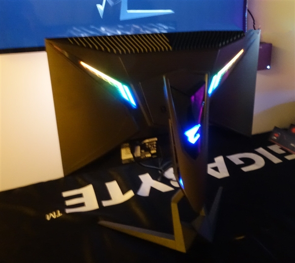 技嘉展示旗下第一款显示器产品，归属Aorus