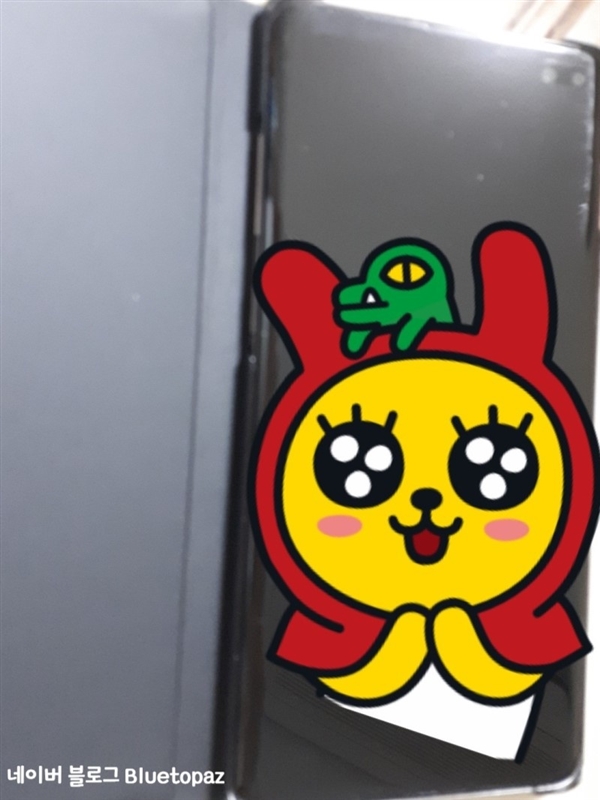 三星Galaxy S10真机谍照现身网络：左右黑边很窄