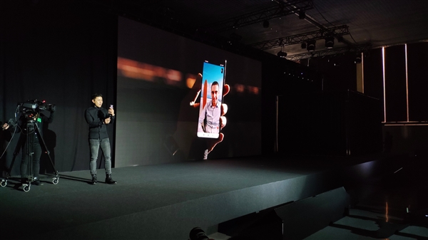 小米MIX3 5G正式上线：下载速度最高可达2Gbps