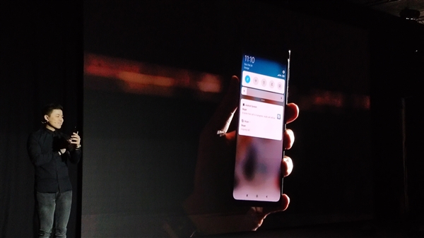 小米MIX3 5G正式上线：下载速度最高可达2Gbps