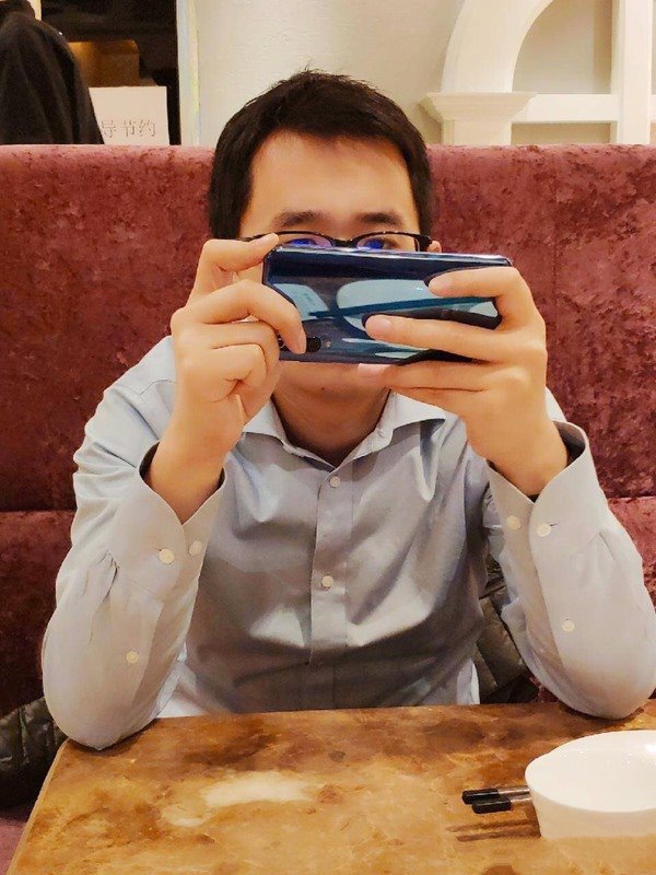 王腾意外曝光小米新机真机图：疑似小米9