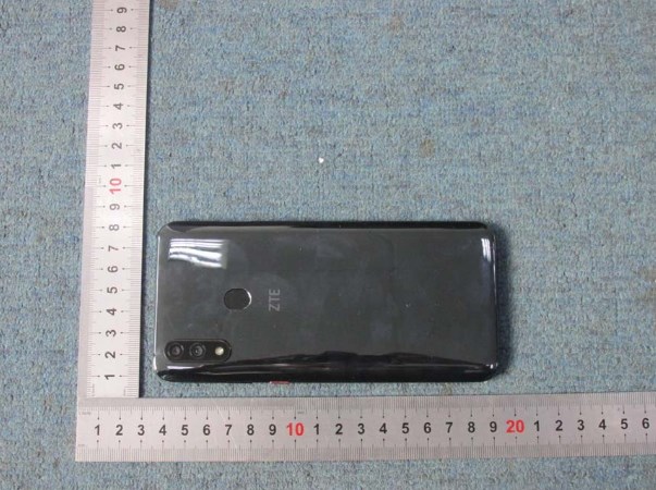 中兴Blade V10正式通过美国FCC认证