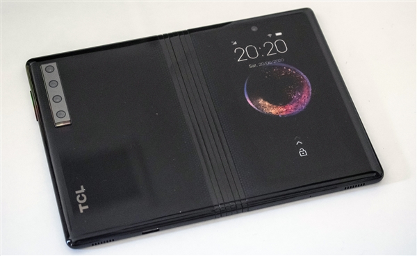 TCL展示折叠屏方案：成本足够低