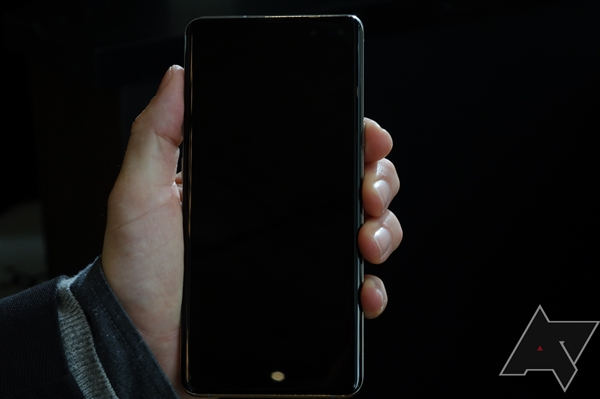 三星带来首款商用5G手机：Galaxy 10 5G