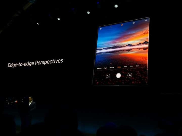 华为Mate X正式上线：首创“外翻”设计