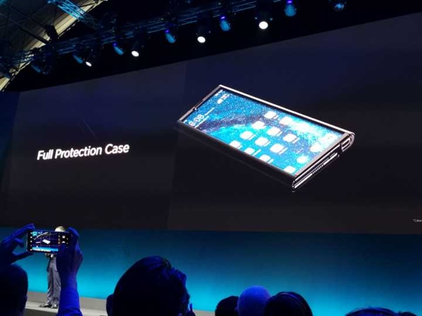 华为Mate X正式上线：首创“外翻”设计