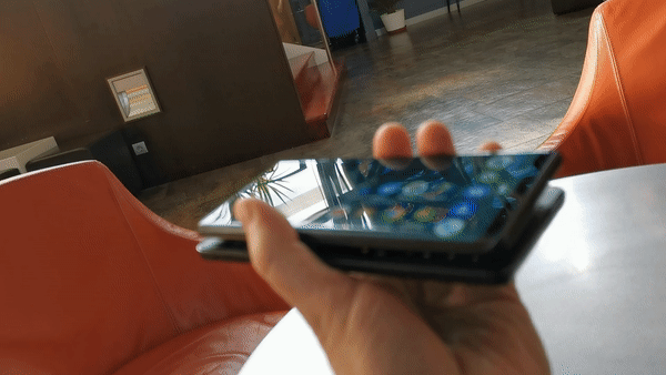 Fxtec Pro1正式亮相：配备侧滑式全键盘