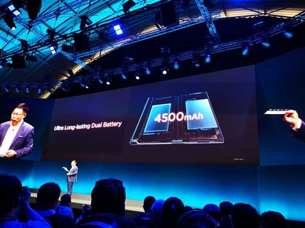 官方：华为Mate X充入85%的电量仅需30分钟