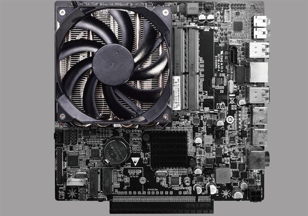 ID-Cooling发布IS-30：采用“扁平化”设计