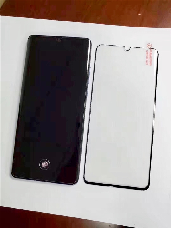 华为P30 Pro真机外观再曝：双曲面水滴屏设计