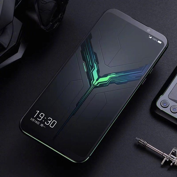 黑鲨游戏手机2正面照公布：无刘海全面屏