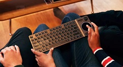 海盗船发布K83 Wireless：具备触控板