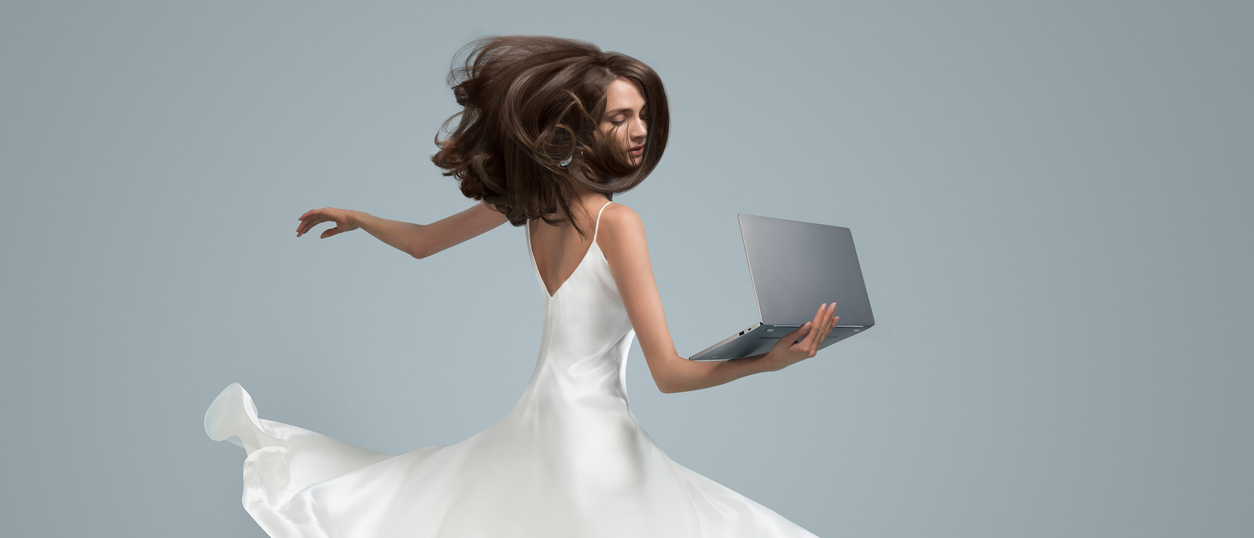 小米笔记本新品跑分被曝：单核4412分、多核12414分