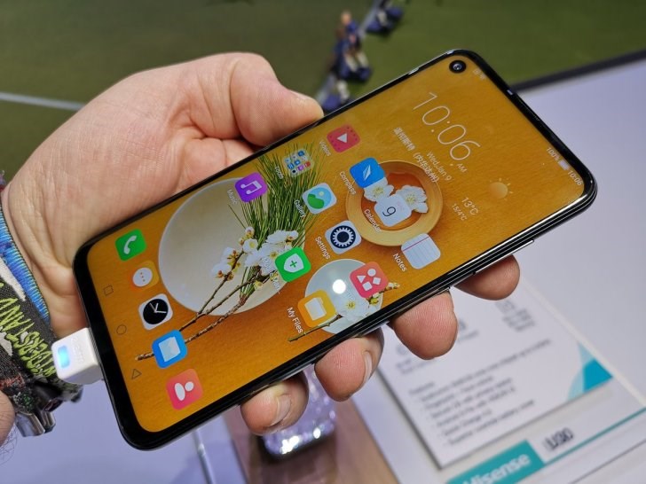 海信将于4月3日召开发布会：或带来打孔屏新机