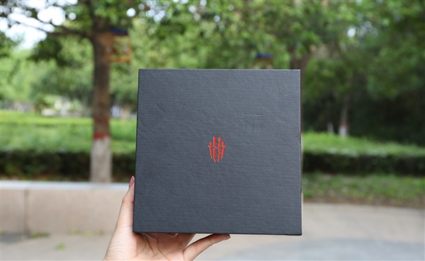 倪飞：红魔3电竞手机厚度比上一代薄