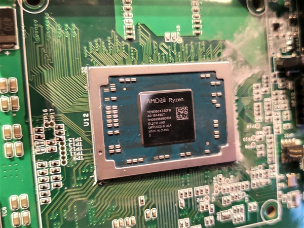 AMD发布全新一代锐龙Ryzen R1000嵌入式处理器