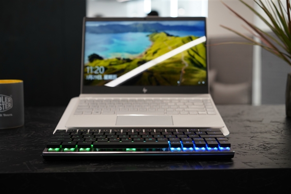 酷冷至尊带来SK621迷你机械键盘：64键