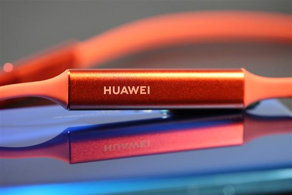 华为FreeLace无线耳机上线：独创HiPair闪连快充技术