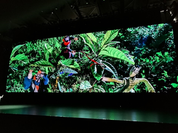 华为P30 Pro拍照性能强大，夜拍更出众