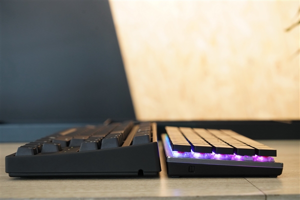 酷冷至尊带来SK621迷你机械键盘：64键