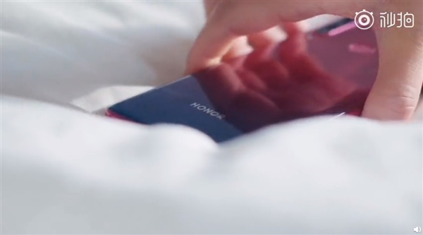 荣耀20i宣传视频公开：真机现身