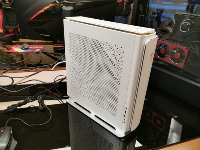 微星推SFF迷你主机： 采用分割式设计