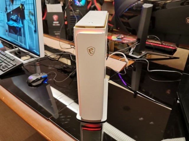 微星推SFF迷你主机： 采用分割式设计